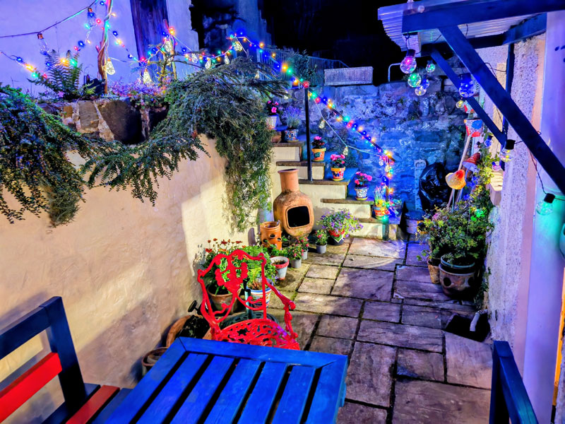 courtyard Almas Cottage Penmaenmawr